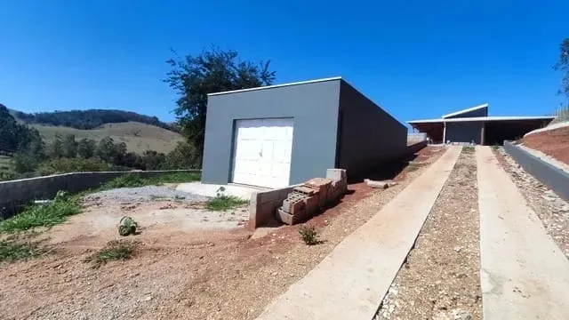 Foto do imóvel Chácara à venda 3 Quartos, 3 Suites, 2 Vagas, Santa Luzia Rural, Taubaté - SP