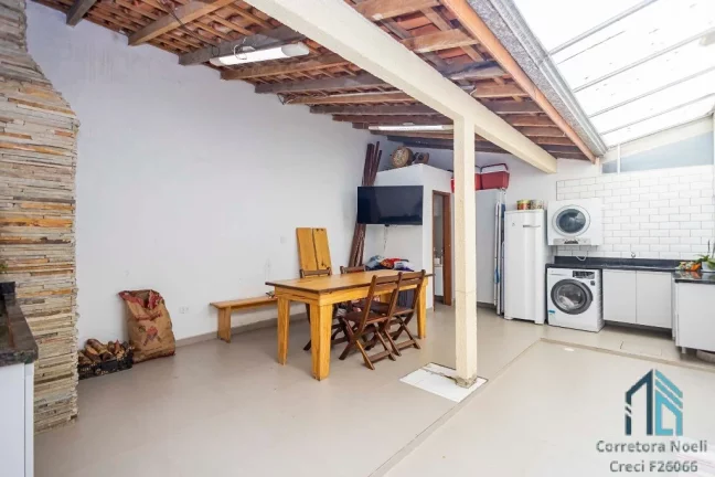 Foto do imóvel Sobrado lindo a venda 03 quartos c/suíte, 02 vagas no Campo Comprido em Curitiba PR