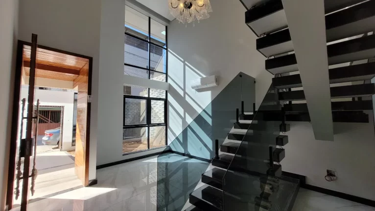 Imagem Casa duplex com área gourmet no bairro Tiradentes.