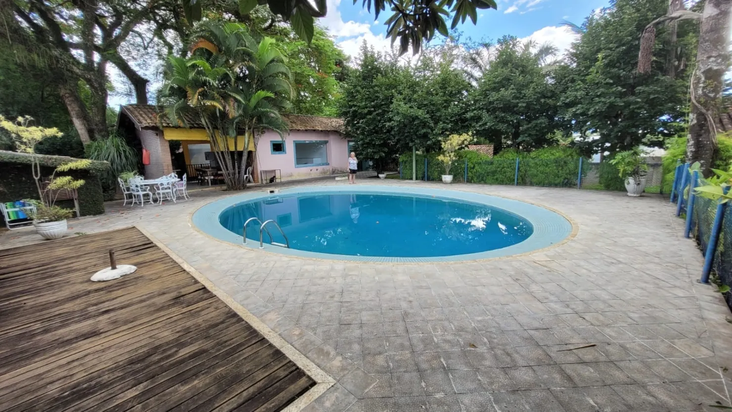 Imagem Casa para Locação 5 Quartos, 3 Suites, 3 Vagas, 350M², Bela Vista, Pindamonhangaba - SP