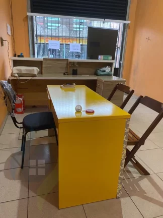 Imagem Sobrado com 3 dormitórios sendo 3 suítes, 5 banheiros, 2 vagas, com 223m² em Santo André