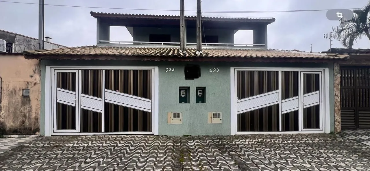 Imagem Sobrado à Venda - Praia Grande | 2 Suítes com Sacada | Quintal Amplo