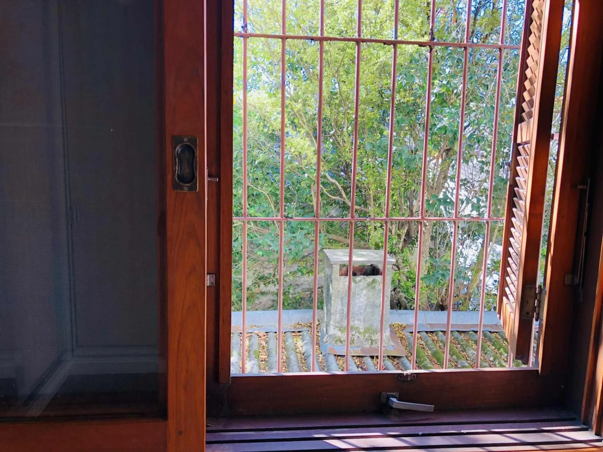 Imagem Apartamento Amplo e Pronto para Morar no Bairro Floresta - Porto Alegre