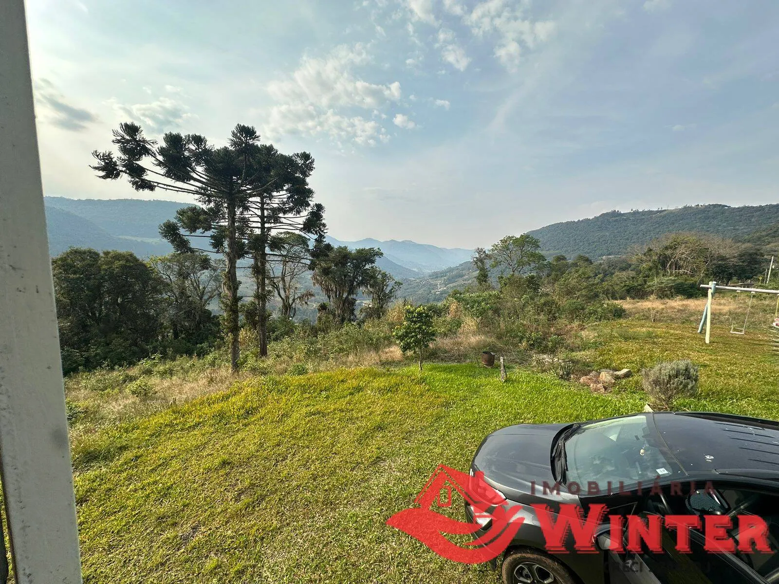 Imagem Chácara com 10.258 m2 com casa.