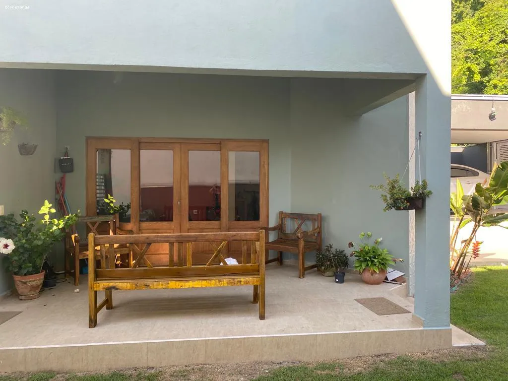 Imagem Sobrado para Venda em São Sebastião, Portal da Olaria, 4 dormitórios, 1 suíte, 4 banheiros, 4 vagas