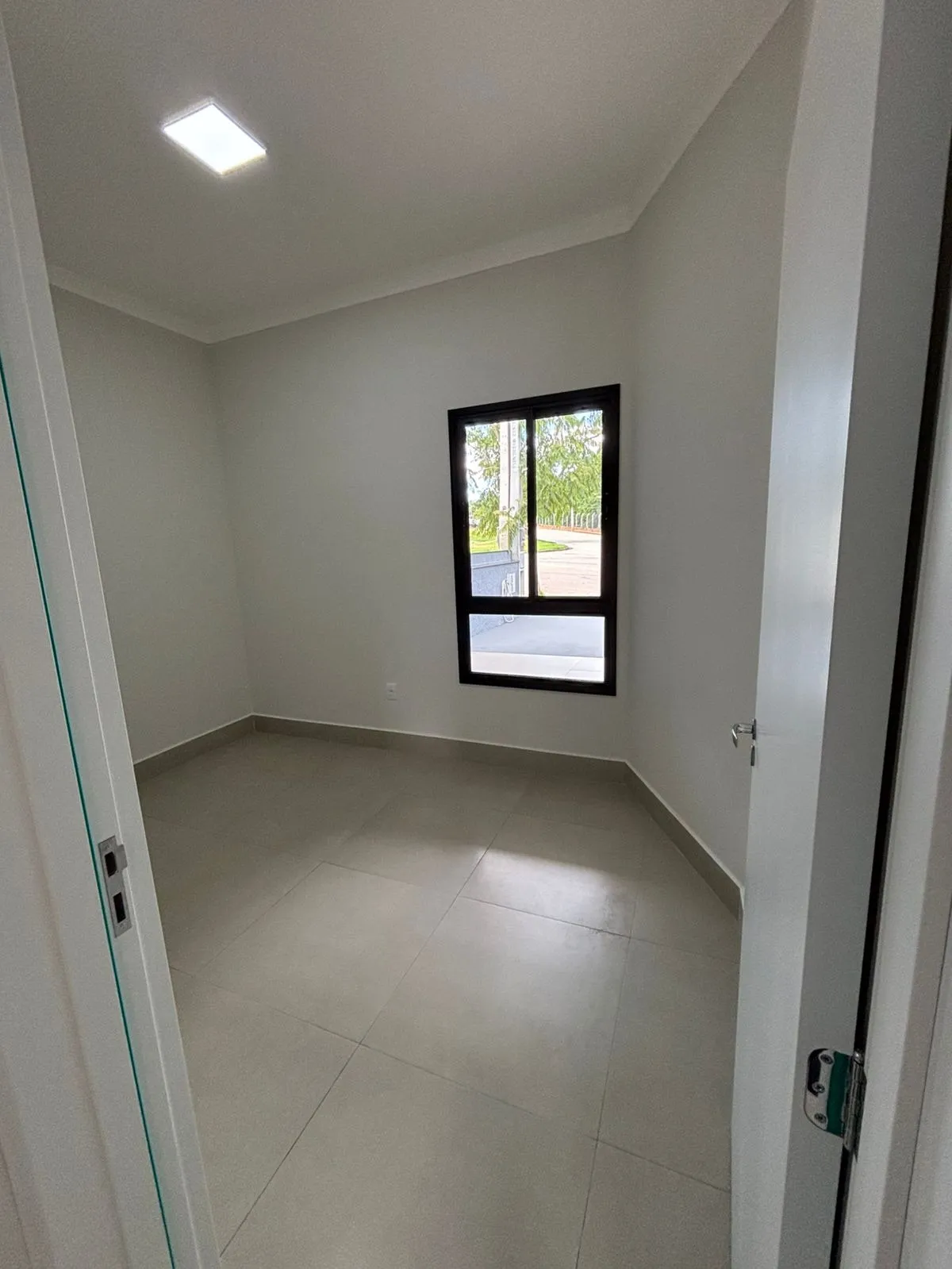 Imagem Casa Térrea no Condomínio Villagge Ipanama 1 - 3 Dormitórios, Suíte e Área Gourmet