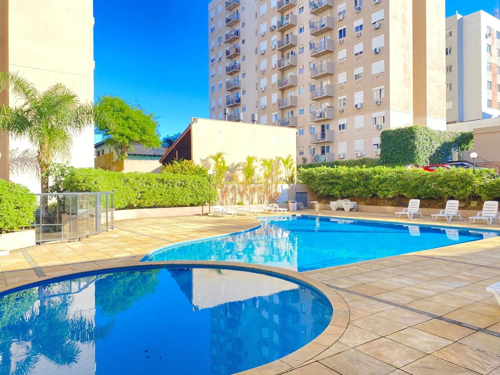 Apartamento com 03 quartos e 01 vaga Bairro Camaquã