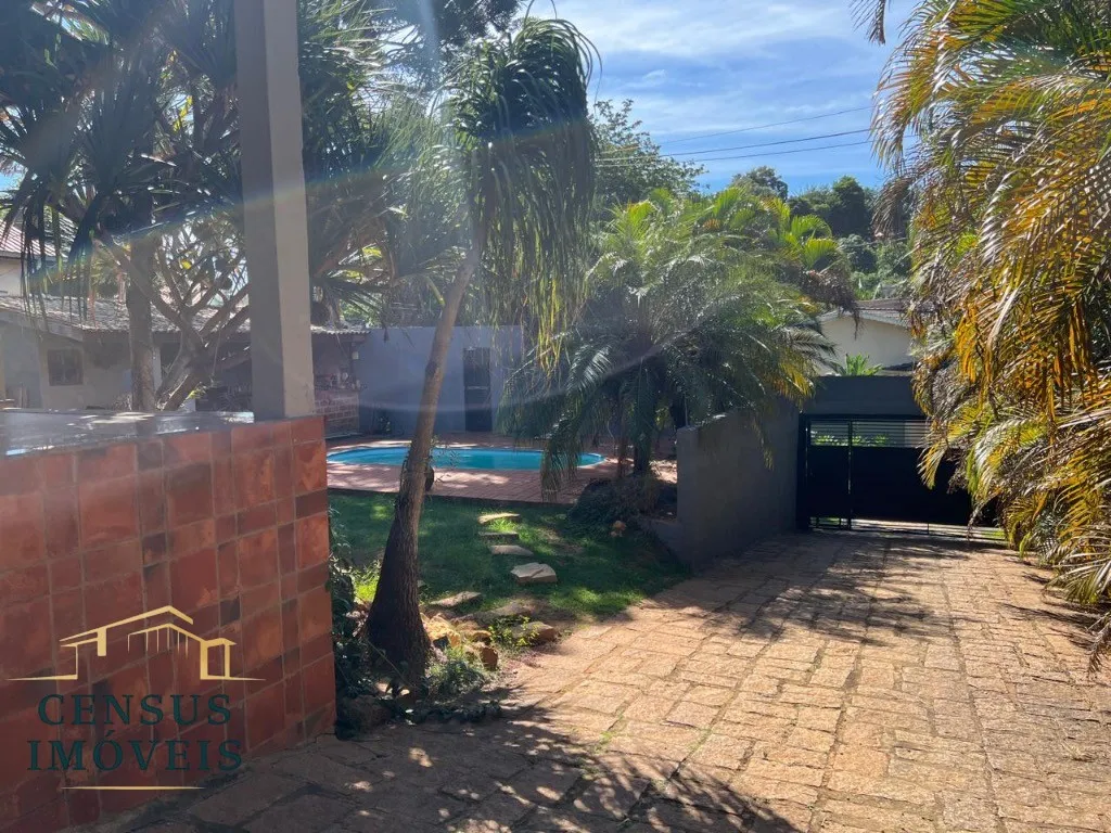 Foto do imóvel: Casa à venda em Vinhedo-SP, no bairro Altos do Morumbi: 3 quartos, 1 suíte, 3 salas, 4 banheiros, 6 vagas, 224 m². Confira agora! em Altos do Morumbi