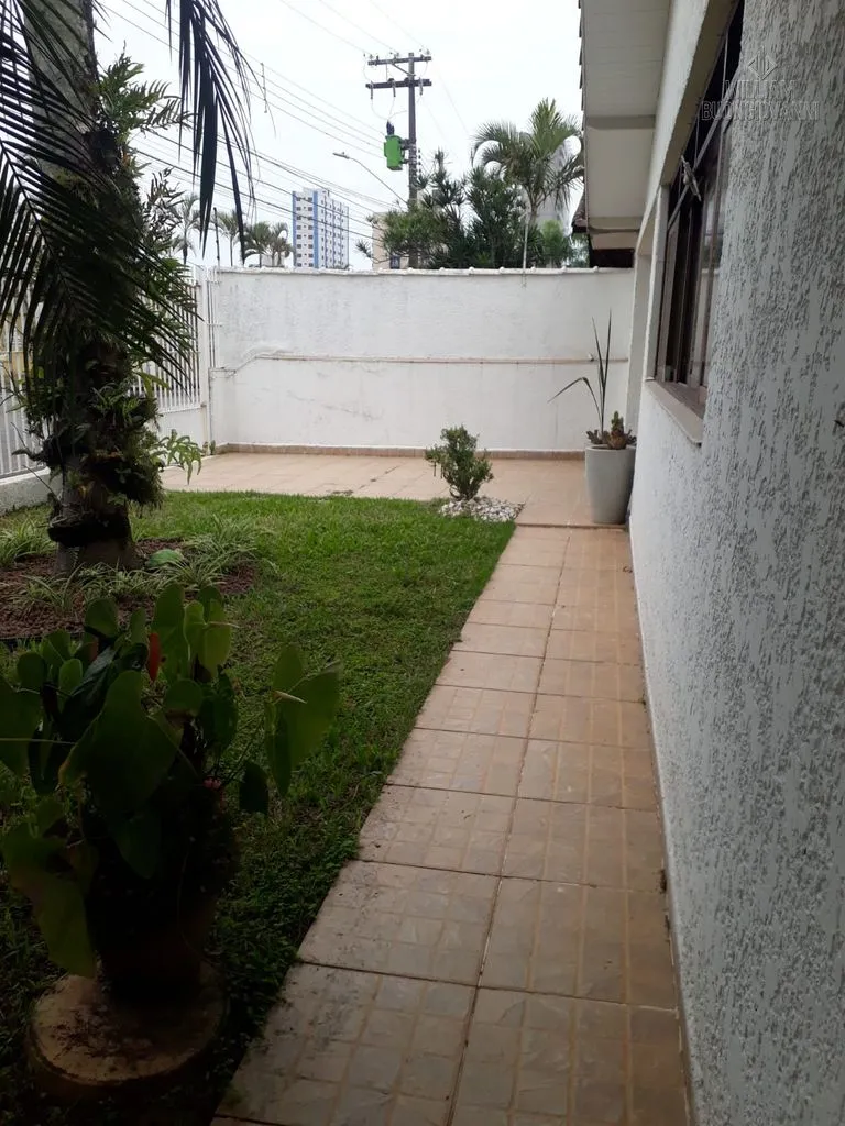Imagem Casa Térrea Individual, 2 Quartos com Piscina Edícula com mais 2 suítes