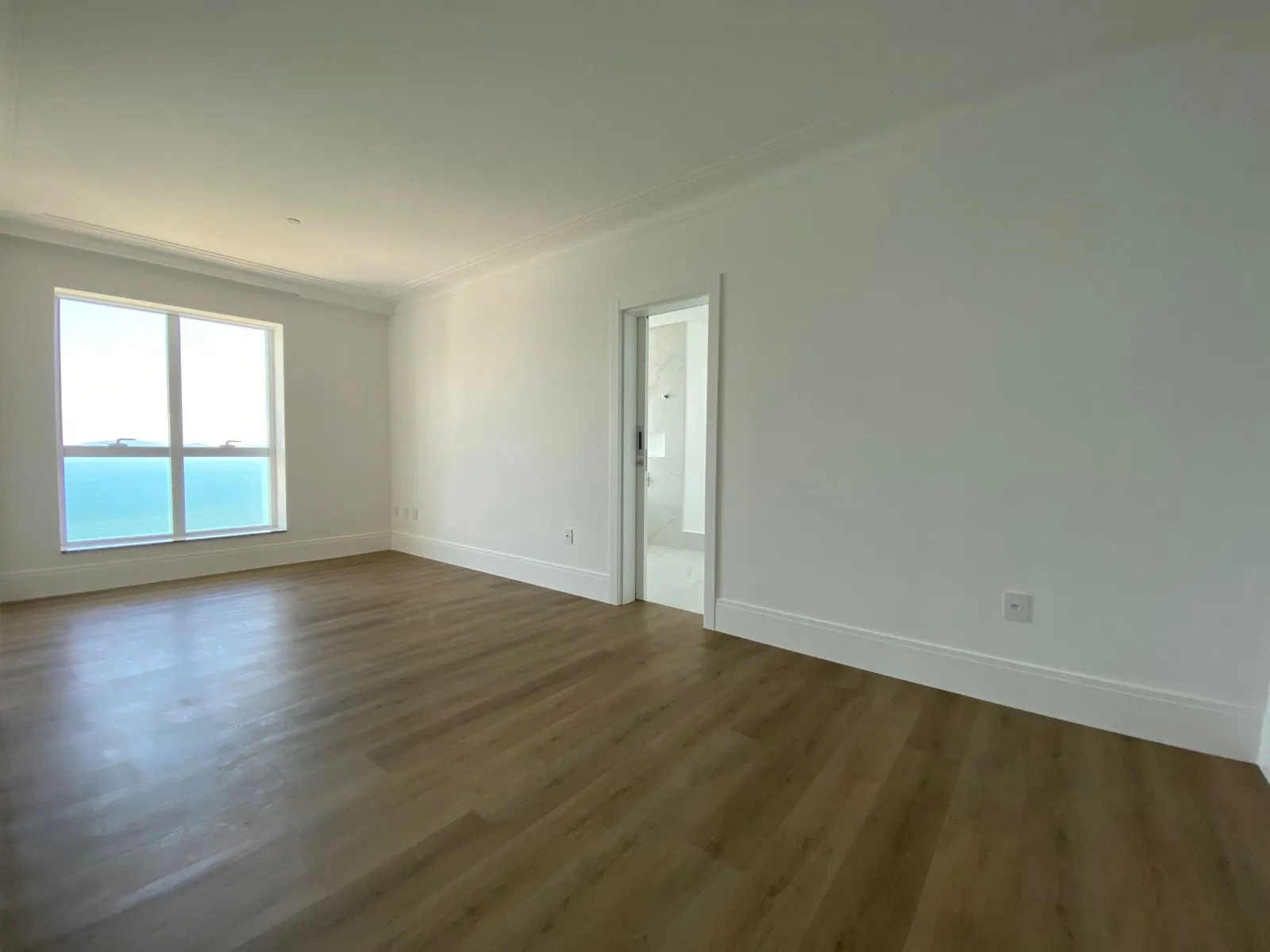 Imagem Apartamento com vista para o mar à venda com 190m2 por R$ 4.800.000,00
