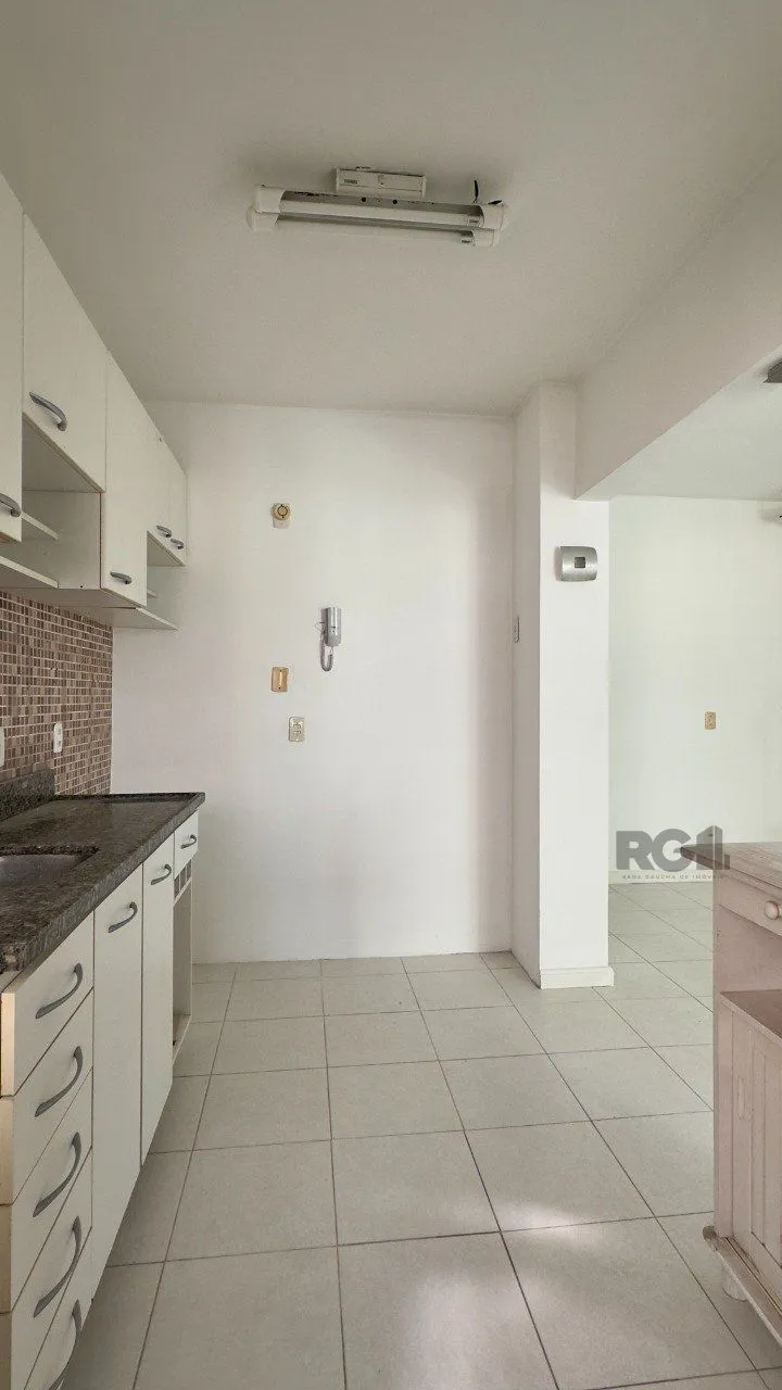 Imagem COBERTURA COM 174M², DE FRENTE, 3 DORMITÓRIOS, EM ÓTIMA LOCALIZAÇÃO NO MENINO DEUS