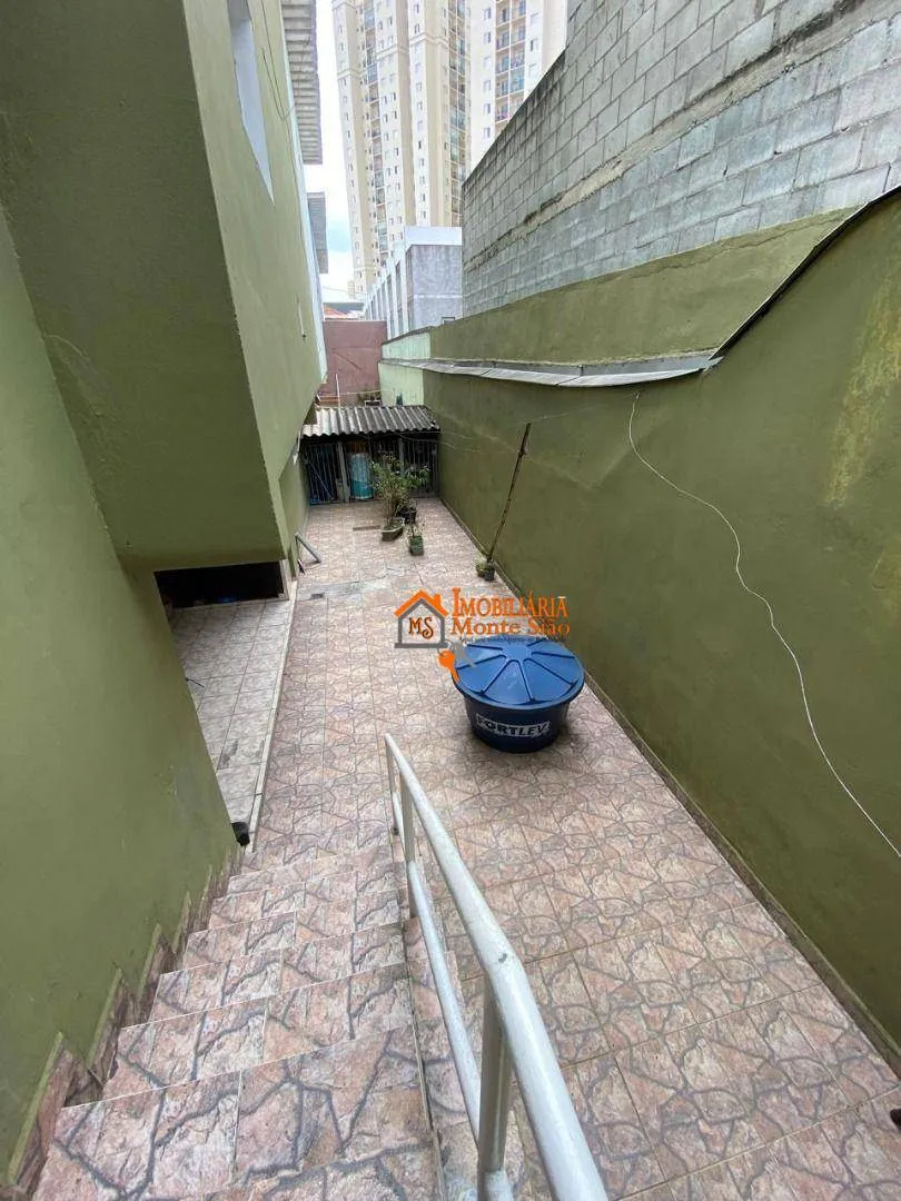 Imagem Sobrado à venda com 125m², 3 quartos, quintal e 3 vagas de garagem - Vila Zanardi, Guarulhos, SP