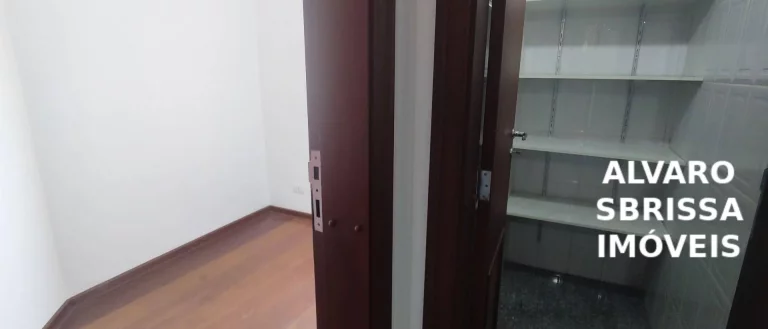 Imagem Apartamento com 4 vagas, 4 dormitórios sendo 2 suítes, todos com armários, portas balcões, venezianas automáticas e lindas vistas. 287m2. 1 por andar