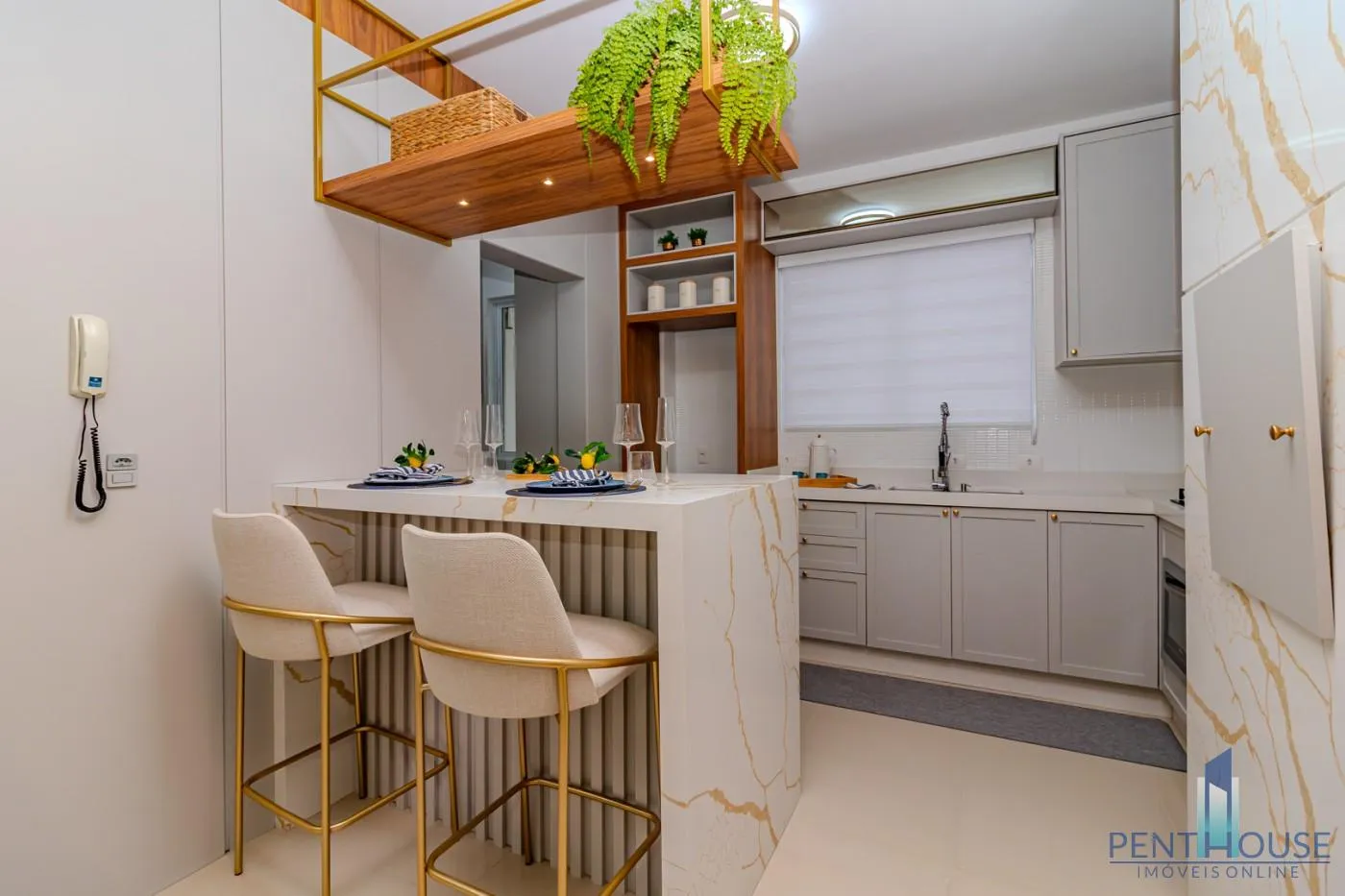 Imagem Apartamento Zona Central para Venda em Balneário Camboriú, CENTRO, 3 dormitórios, 3 suítes, 3 banheiros, 2 vagas