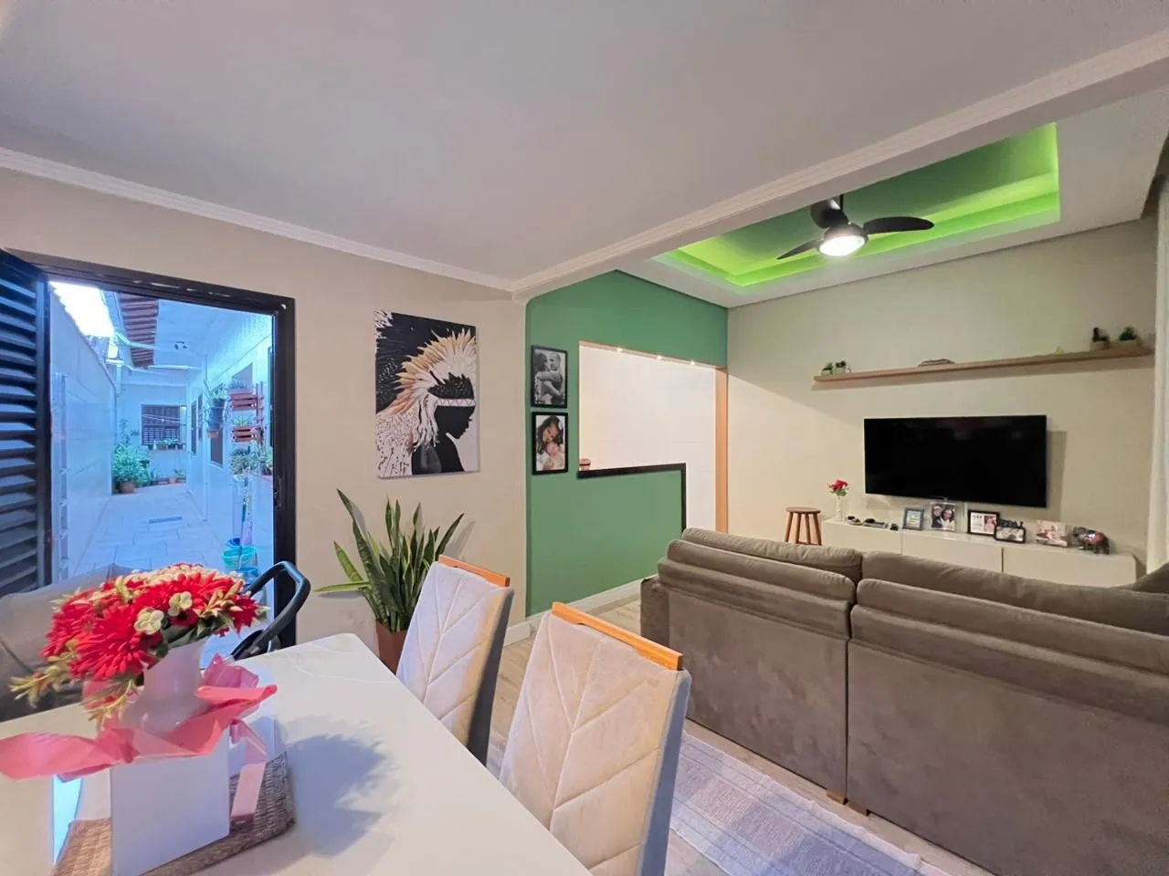 Imagem Casa para Venda em Praia Grande, Real, 2 dormitórios, 1 suíte, 1 banheiro, 2 vagas