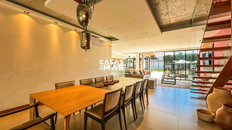 Imagem Casa Moderna para Temporada com 5 suítes, perto da praia em Geribá, Armação dos Búzios-RJ.