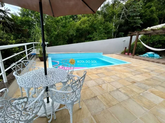 Imagem Casa com piscina 5 quartos à venda Praia Bombinhas SC