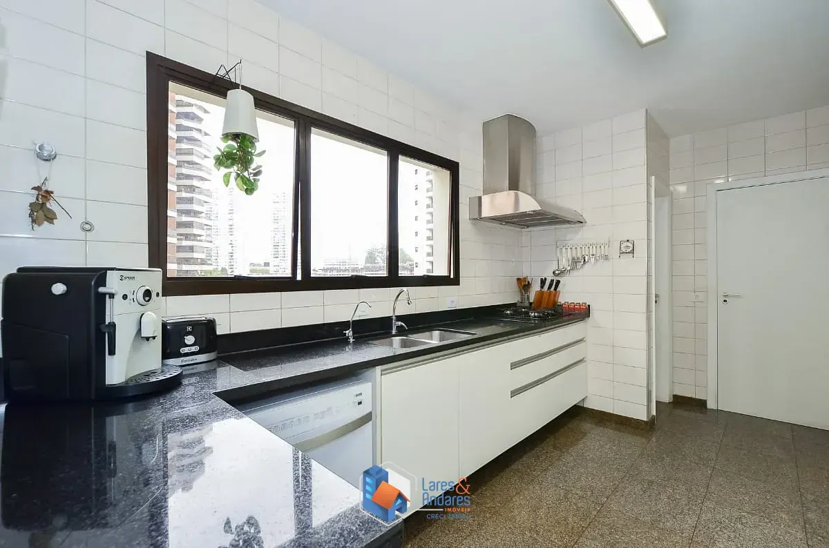 Imagem Apartamento para venda em Morumbi com 4 quartos, sendo 3 suítes, 226.3m²