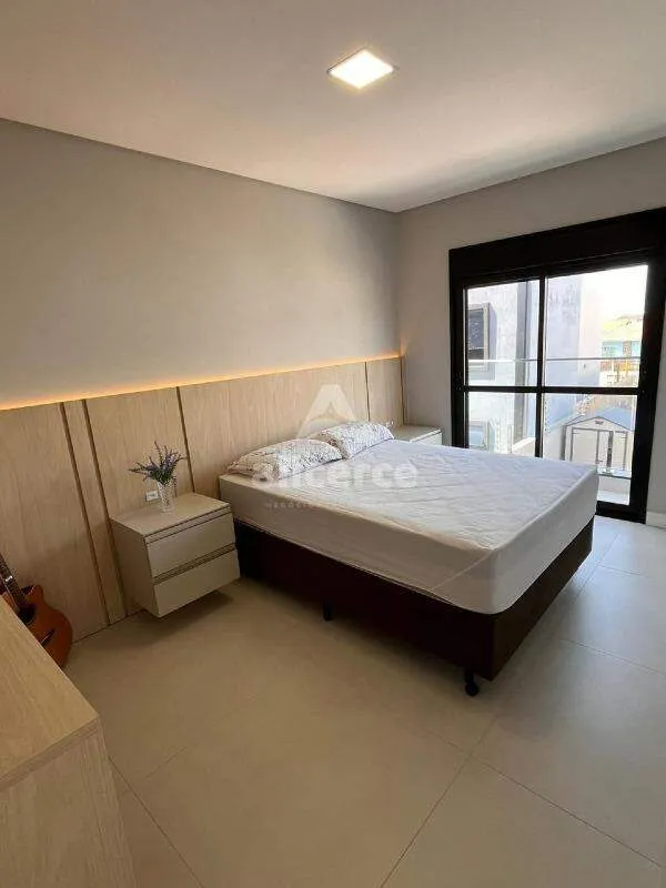 Imagem Casa Alto Padrão à Venda - 3 Dormitórios I 1 Suíte I 200m da Praia I Mobiliada - na Pinheira, Palhoça -S.C.