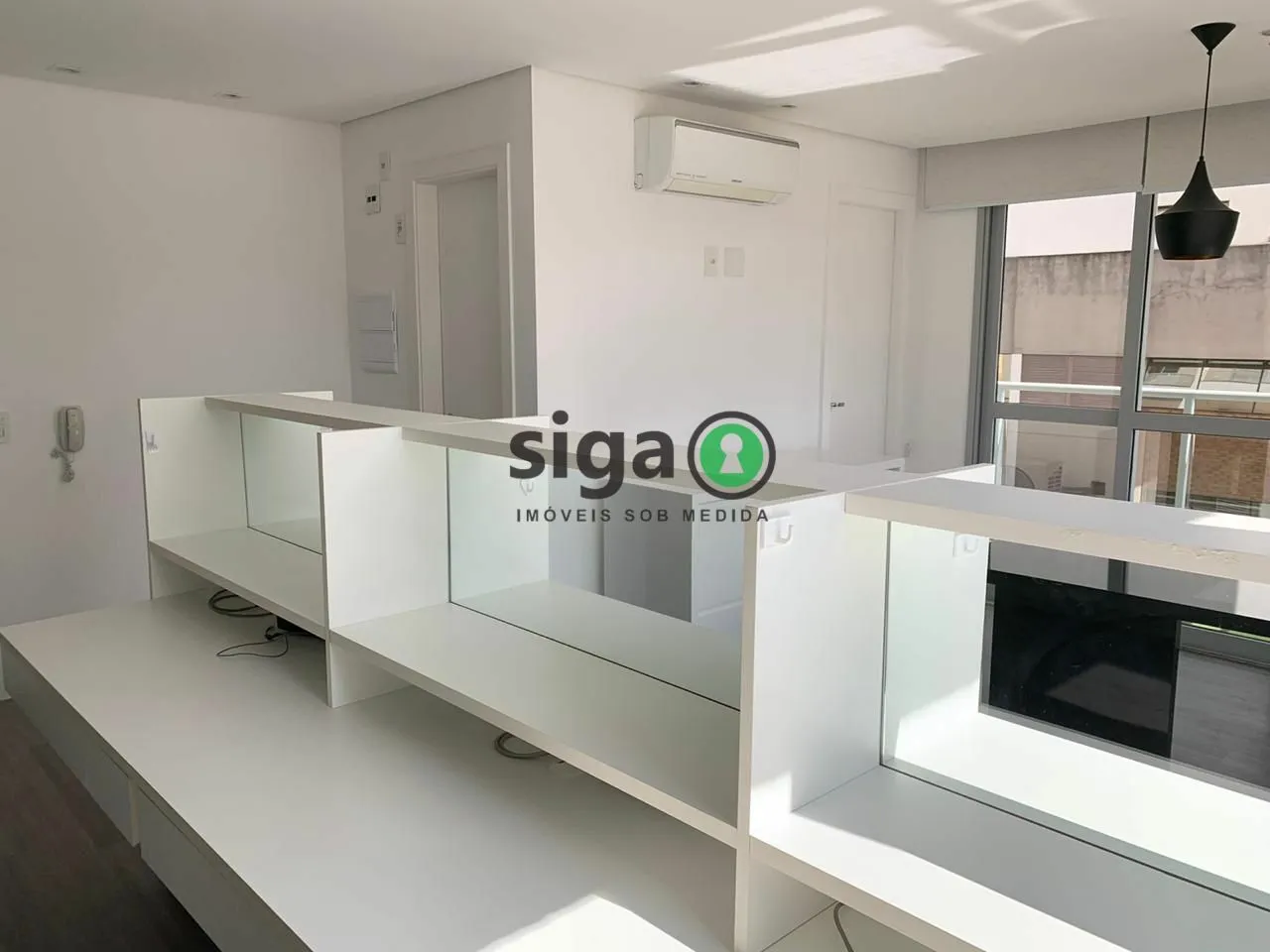 Imagem Conjunto Comercial Mobiliado no Vertex Moema com Vaga e Varanda.