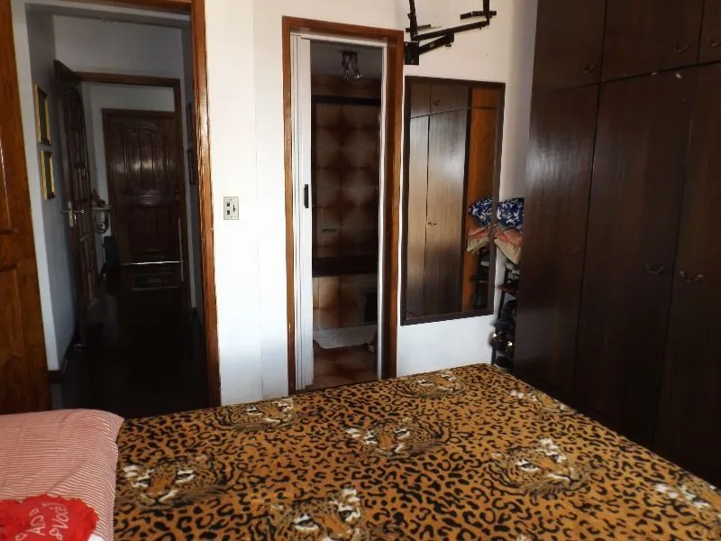 Imagem Casa para Venda - 250m², 3 dormitórios, sendo 3 suites, 7 vagas - Medianeira