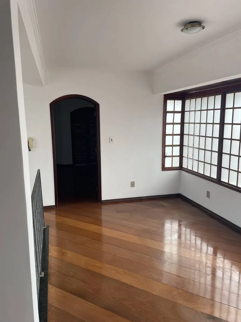 Imagem Casa Vila Fernandes - 308M², 4 Dorms, 1 Suíte, 5 Vagas, Armários.