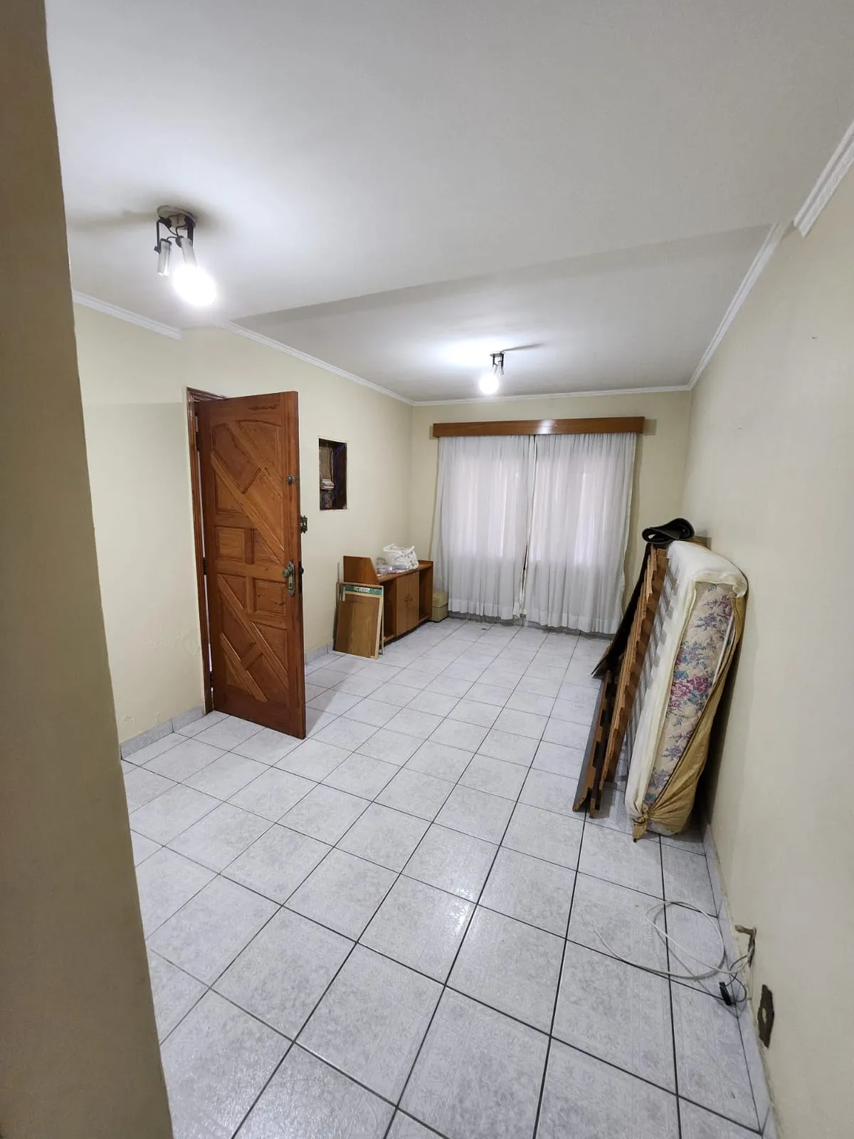 Imagem VENDO LINDO SOBRADO COM 03 DORMITÓRIOS NO RESIDENCIAL INGAI!
