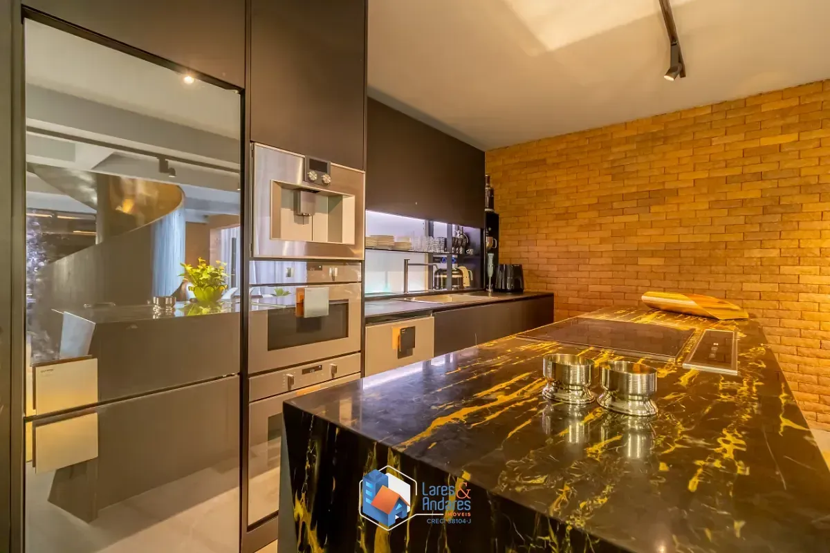 Imagem Duplex para venda em Cerqueira César com 2 quartos, sendo 2 suítes, 197m²