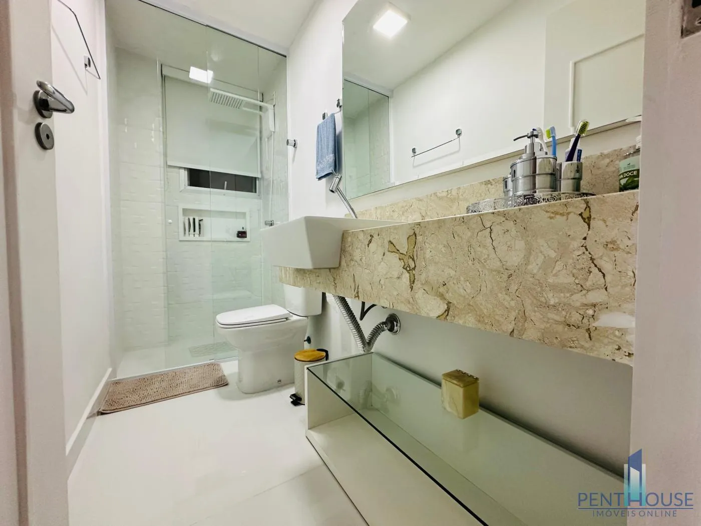 Imagem Apartamento Quadra Mar para Venda em Balneário Camboriú, CENTRO, 2 dormitórios, 1 banheiro, 1 vaga