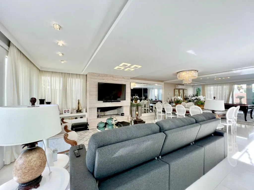 Imagem Casa em Condominio 6 Dormitórios - Bairro --