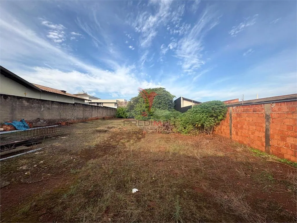 Imagem Lote/Terreno de 517m² no bairro Jardim Itamaraty, em Lençóis Paulista