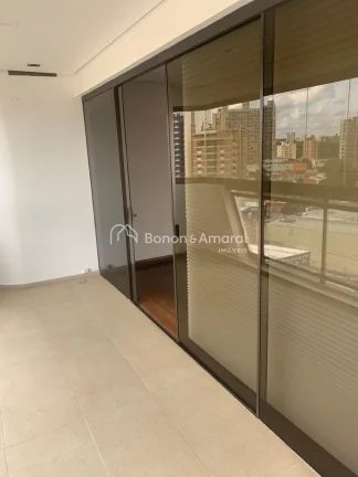 Imagem Apartamento espaçoso com 198m² em andar alto, muito bem iluminado pelo sol da manhã. Possui livin...