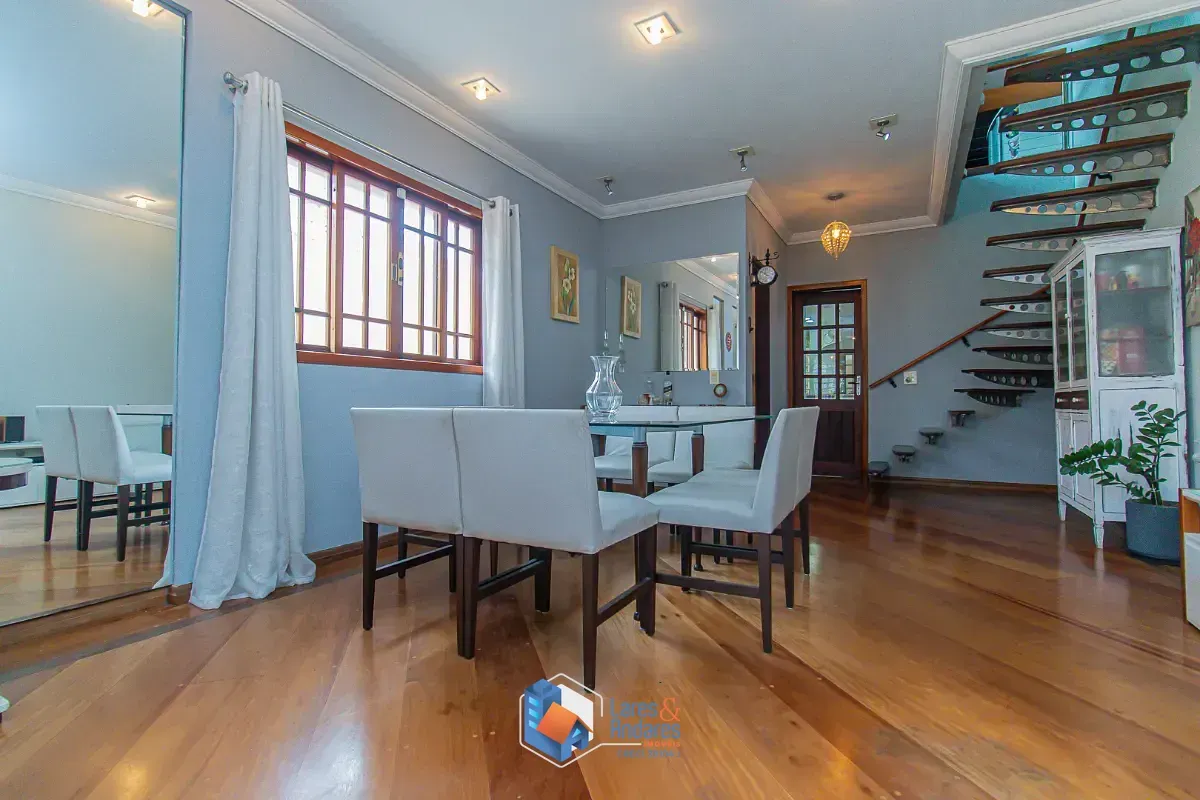 Imagem Casa para venda em Vila Deodoro com 4 quartos, sendo 1 suíte, 286m²
