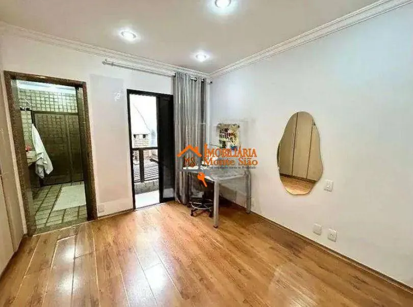 Imagem Sobrado com 3 dormitórios à venda, 250 m² por R$ 901.000 - Picanço - Guarulhos/SP