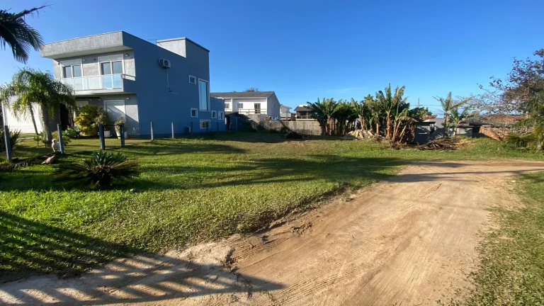 Imagem Oportunidade Única: Terreno de 396m² à venda no Ambrósio, Garopaba-SC ? Escritura Pública!