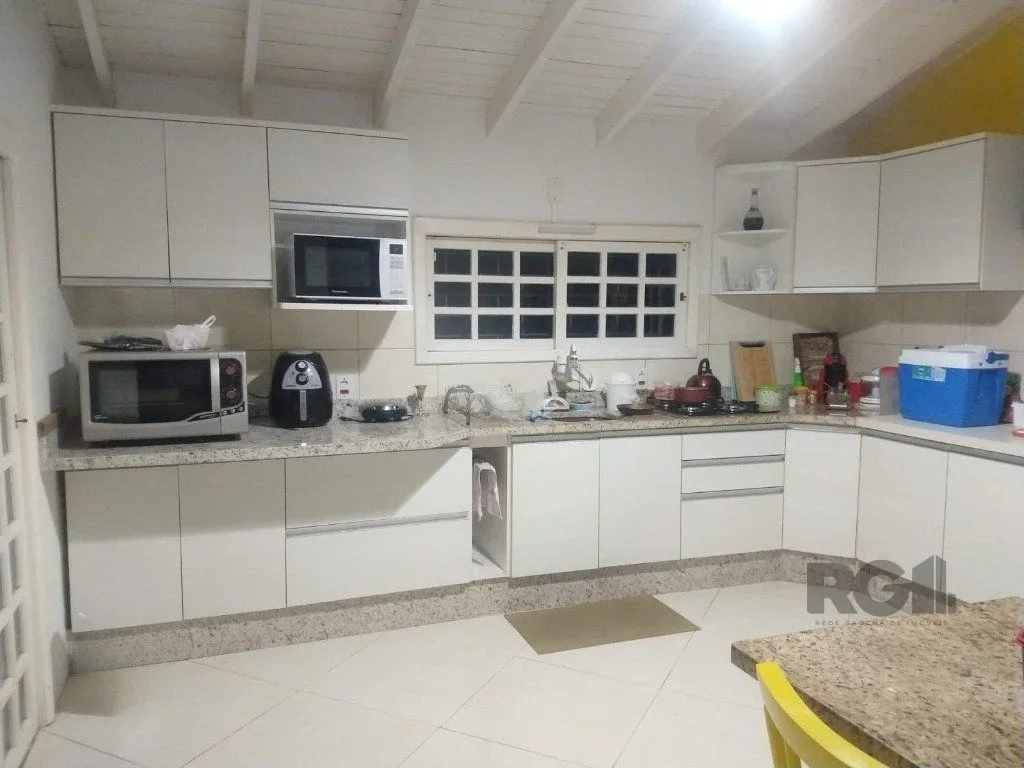 Imagem Casa com 3 dormitórios no bairro Ipanema