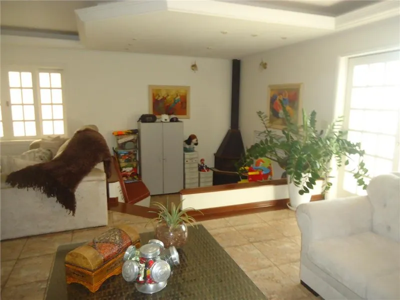 Imagem Imperdível oportunidade: Casa em condomínio de luxo na Colinas dos Álamos, Valinhos-SP - 3 quartos, 3 suítes, 540m².