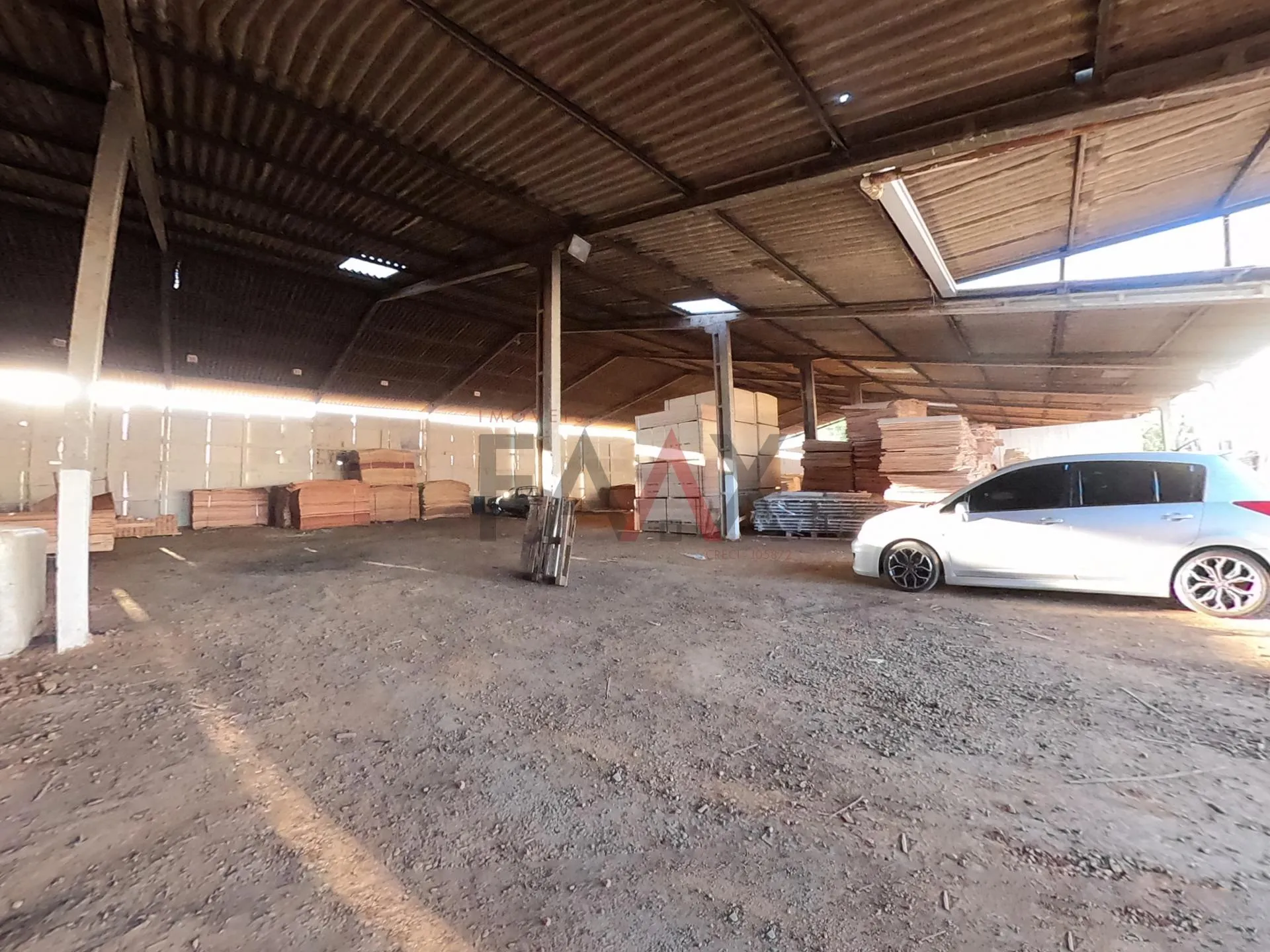 Imagem Ótimo Barracão para locação localizado no bairro industrial
