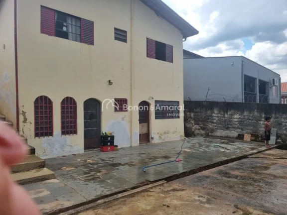 Imagem Excelente oportunidade para quem busca espaço, conforto e versatilidade. O imóvel conta com duas c...