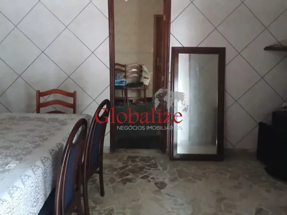 Imagem Terreno com quintal grande no bairro da Ponta da Praia em Santos (SP) por R$.1.150.000,00 !