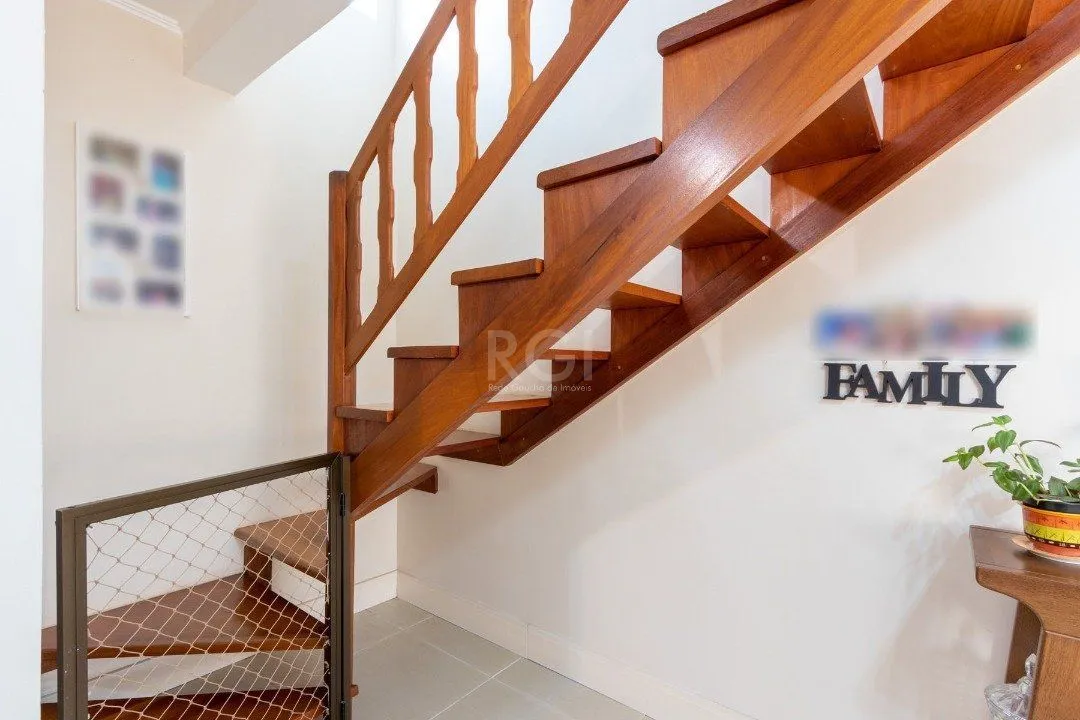 Imagem Casa Condominio para Venda - 102.9m², 3 dormitórios, sendo 1 suites, 2 vagas - Camaquã