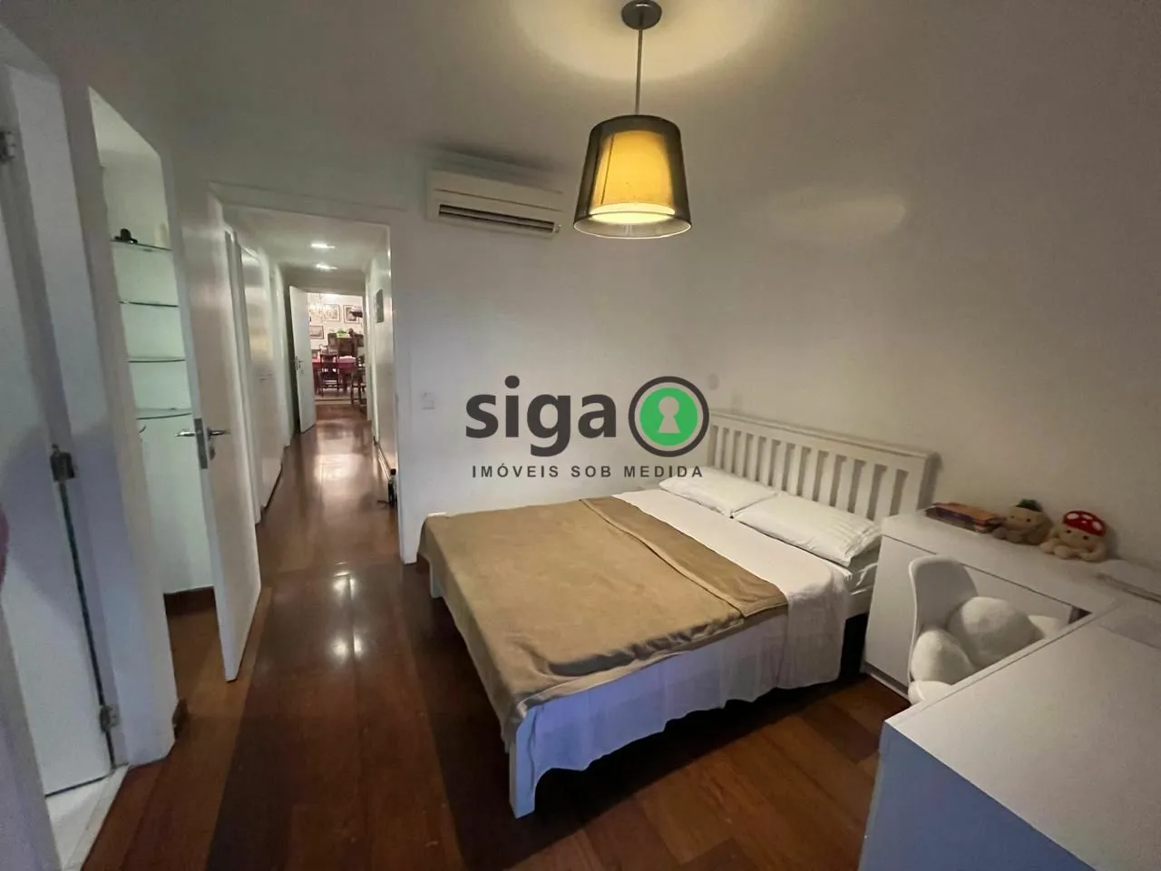 Imagem Cobertura á Venda em Campo Belo- 300m², 4 quartos, 3 vagas