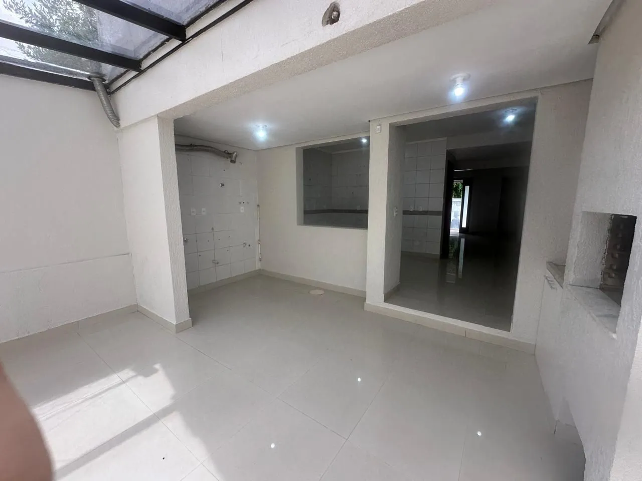 Imagem Vende-se casa com 4 suítes, 184m² e 4 vagas - Chácara das Pedras