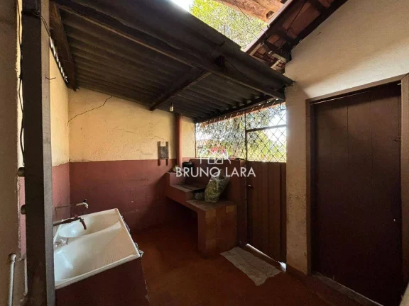 Imagem Casa à venda no Centro - Igarapé/MG.