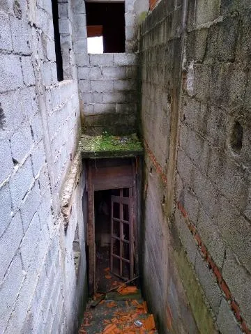 Imagem VENDA DE CASA EM CONSTRUÇÃO NO JARDIM RIO NEGRO, EM ITAQUAQUECETUBA/SP, 160m² com 3 quartos, suíte, sala de estar e garagem para 4 autos. CONSULTE-NOS