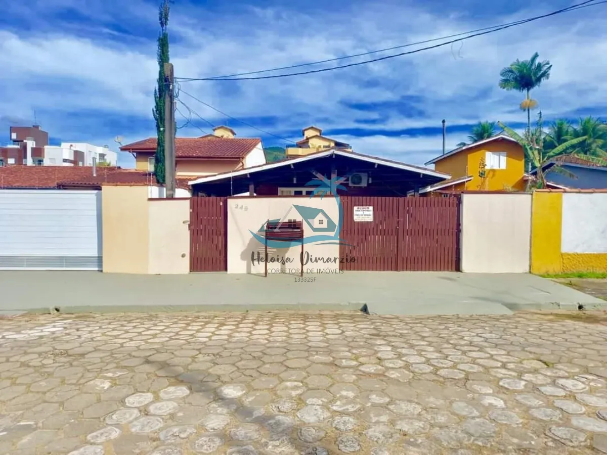 Imagem Excelente casa à venda na Praia das Toninhas em Ubatuba - a 250m do mar