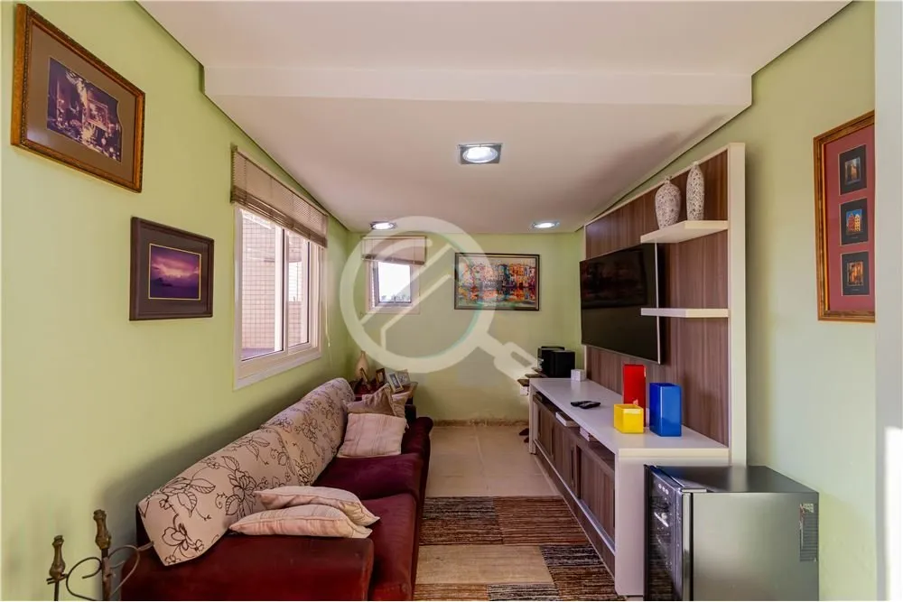 Imagem Descubra Seu Refúgio Urbano Perfeito! Imagine viver em uma cobertura que combina conforto, espaço ...