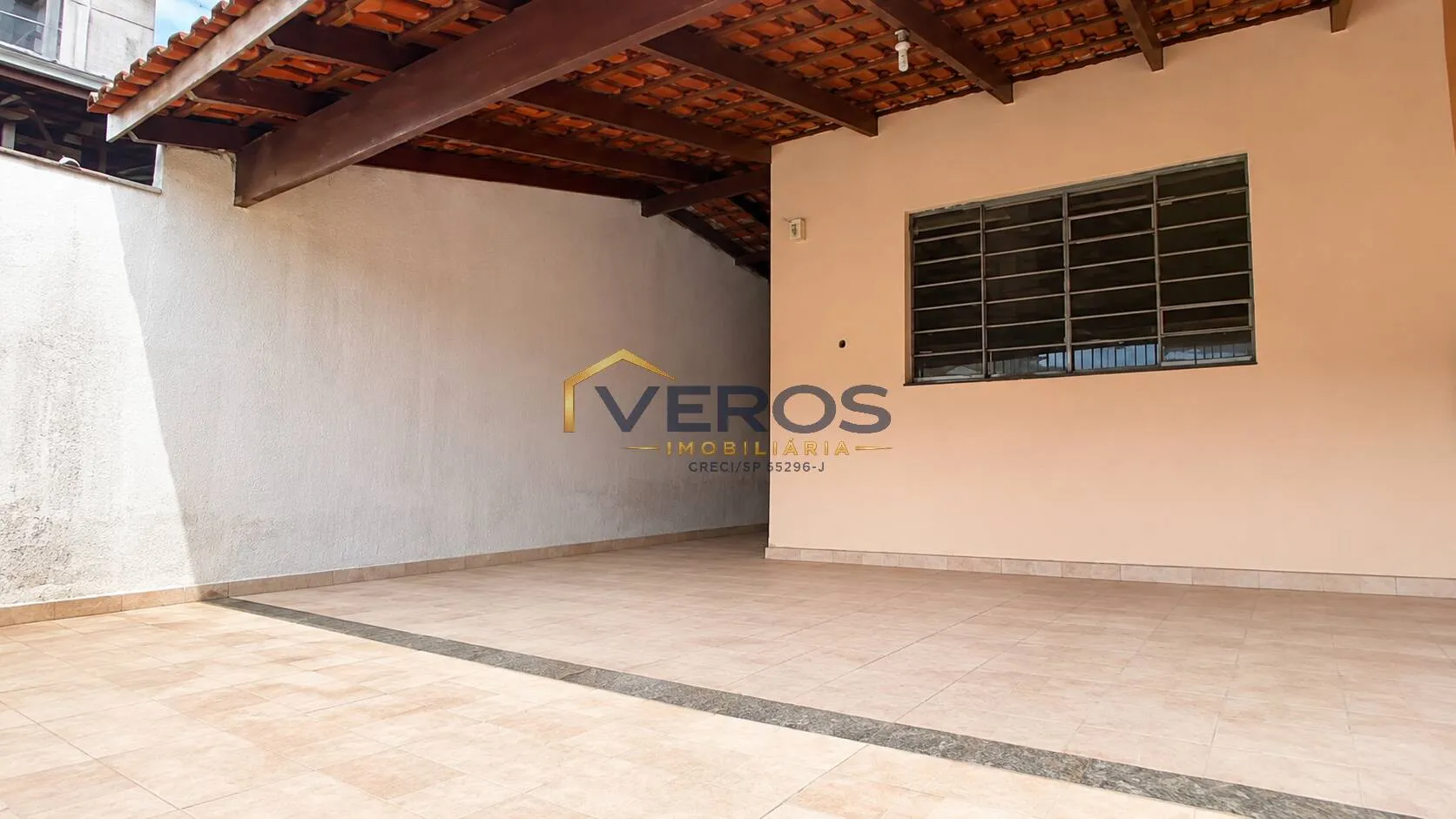 Imagem Casa térrea barata e bem localizada para venda em Caraguatatuba