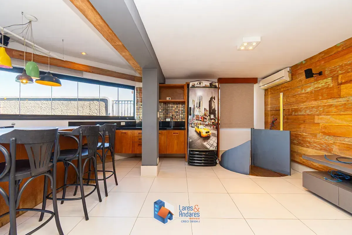 Imagem Cobertura para venda em Moema com 2 quartos, sendo 1 suíte, 183m²