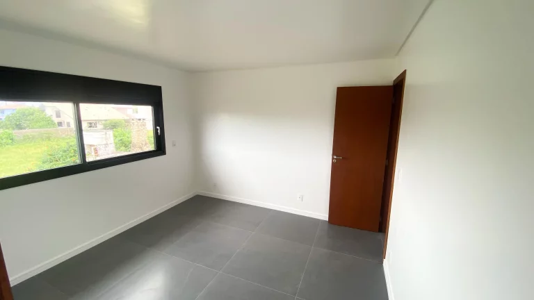 Imagem Imperdível casa à venda em Garopaba-SC, no Areias de Palhocinha: 2 quartos, 2 suítes, 1 sala, 3 banheiros, 1 vaga de garagem, 100m².